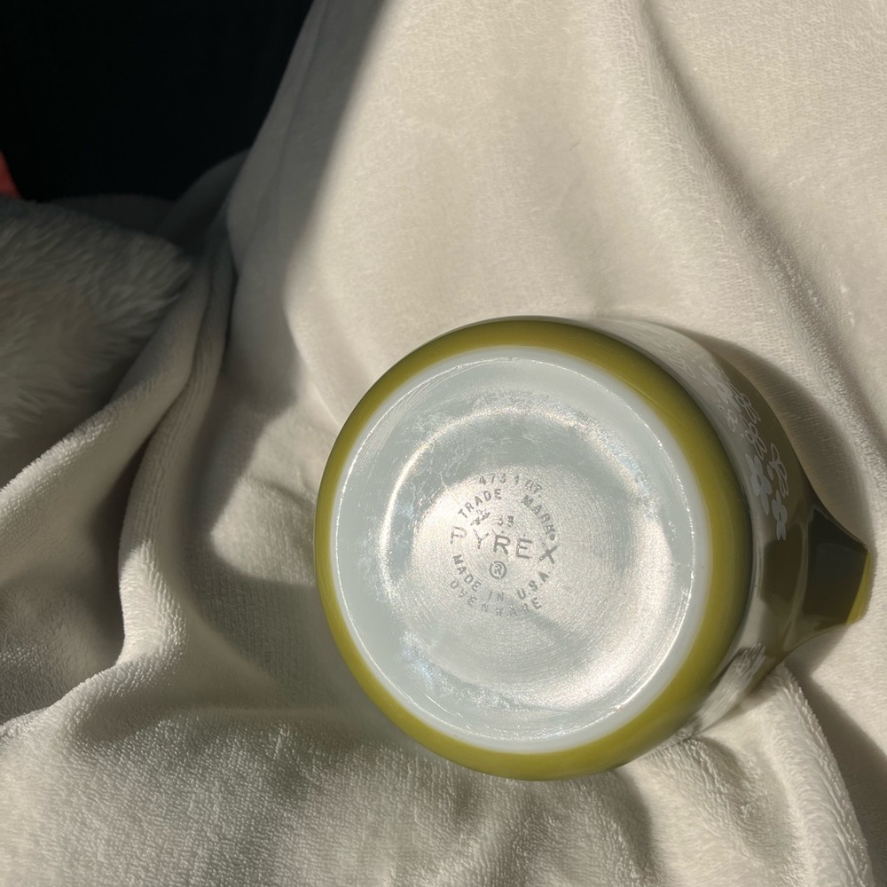 Vintage PYREX Spring Blossom 1 Quart Baking/ Casserole Dish - Picture 4 of 11
